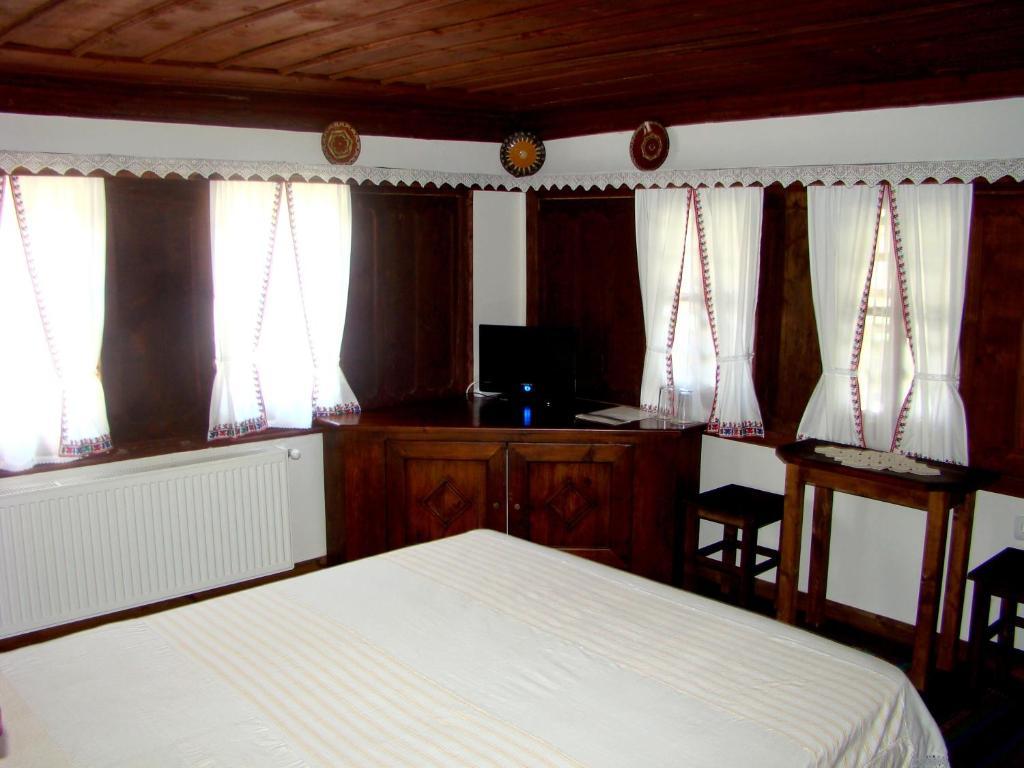 Djudjeva Kyshta Hotel باناجيريشت الغرفة الصورة