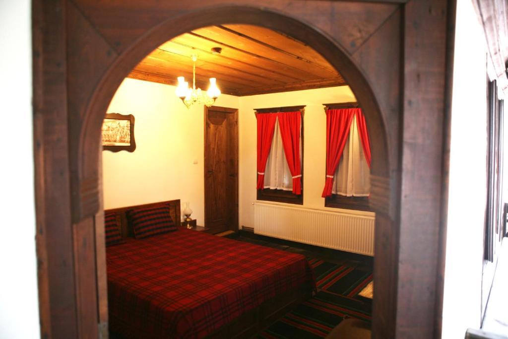 Djudjeva Kyshta Hotel باناجيريشت الغرفة الصورة